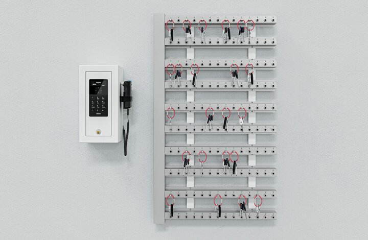 CREONE_KEYRACK1.jpg