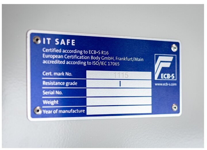 KASO_R16_IT_SAFE_4.jpg