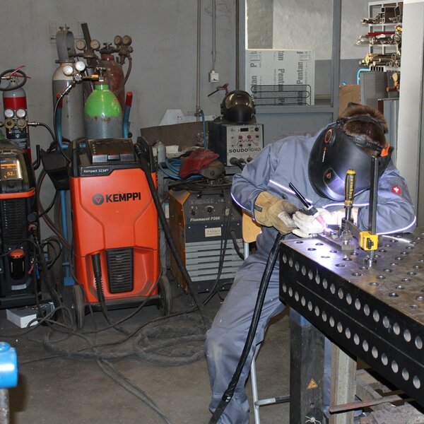Modification et adaptation de coffres-forts – sur mesure dans notre atelier ou sur site